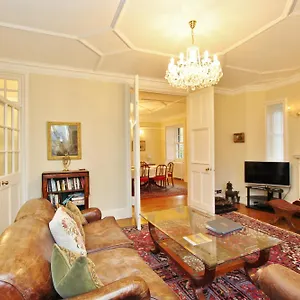 apt-elegant-3-bedroom-ramsay-garden-in-city-centre.edinburghhotelsuk.org/